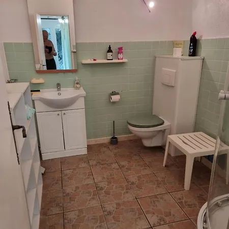Avec Salle De Bain Apartman